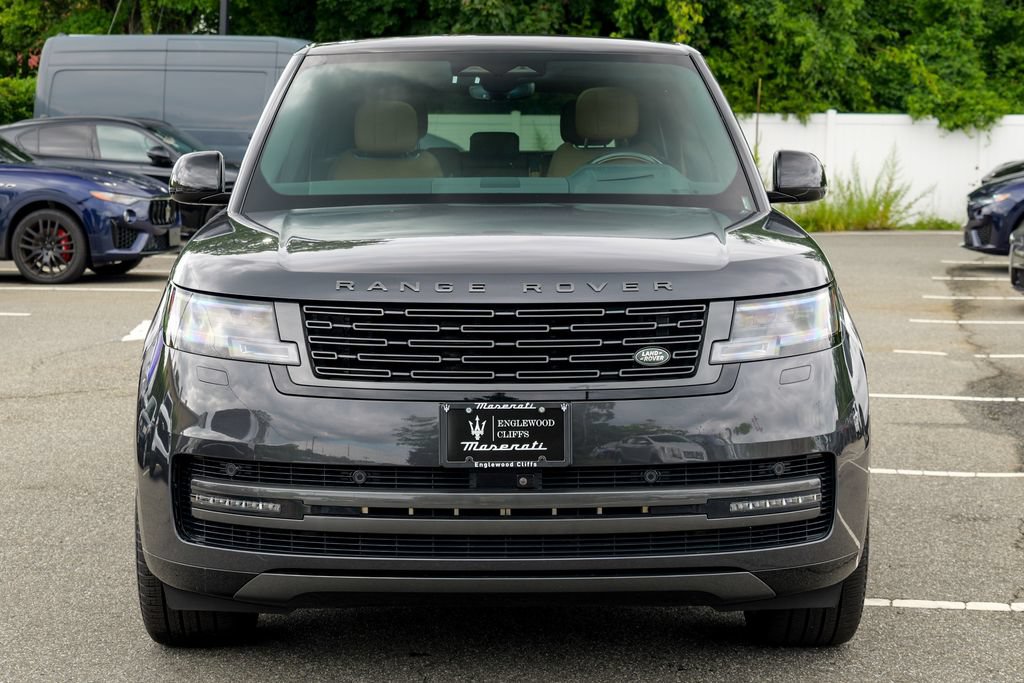 Used 2024 Land Rover Range Rover SE AWD/4WD image 2