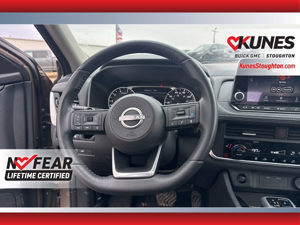 Used 2024 Nissan Rogue SV w/ SV Premium Package image 38
