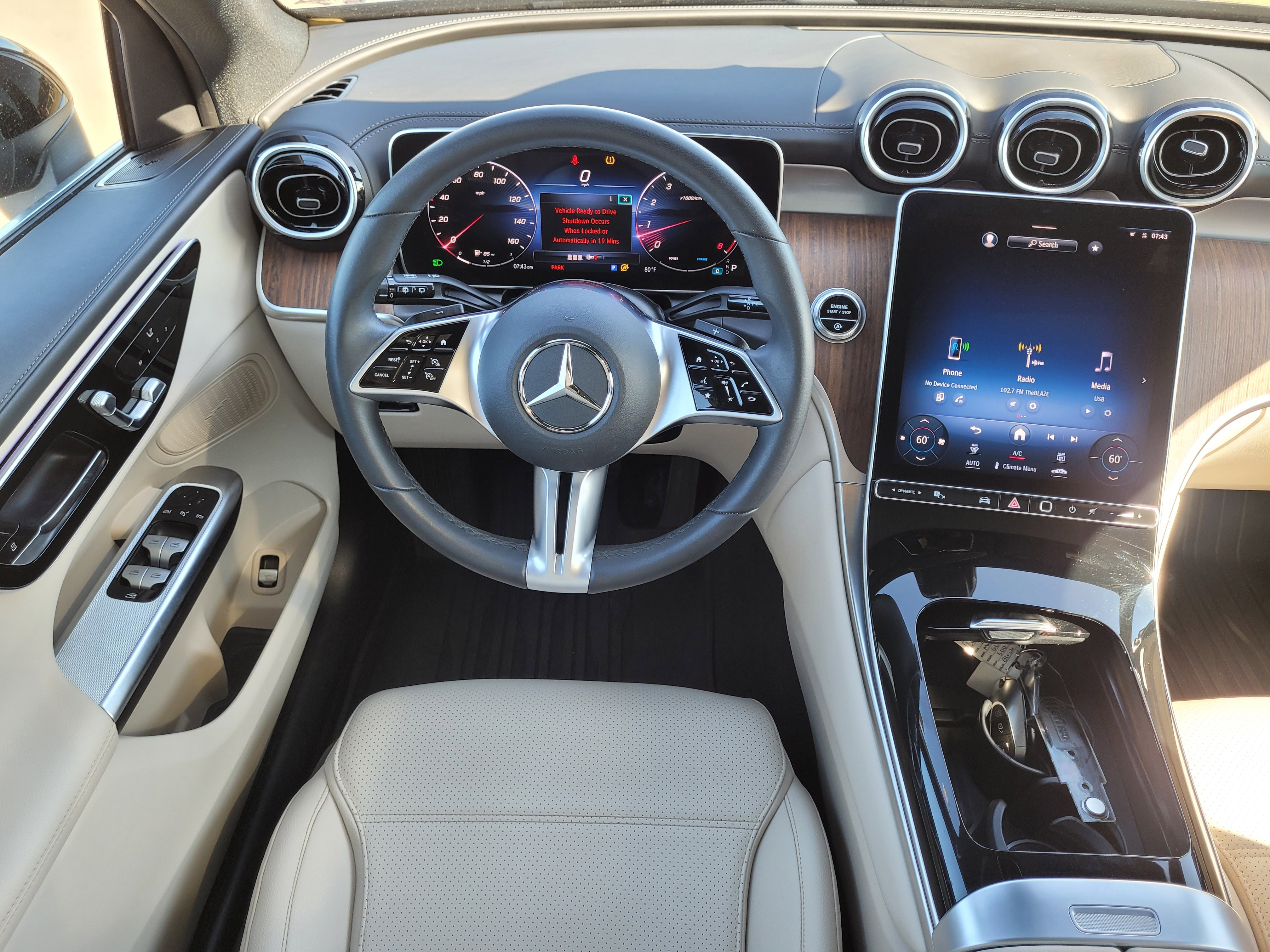 Used 2024 Mercedes-Benz GLC 300 4MATIC image 14