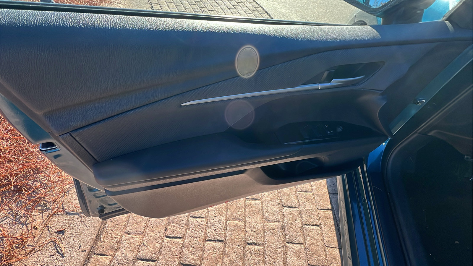 Used 2025 Toyota Camry SE image 14