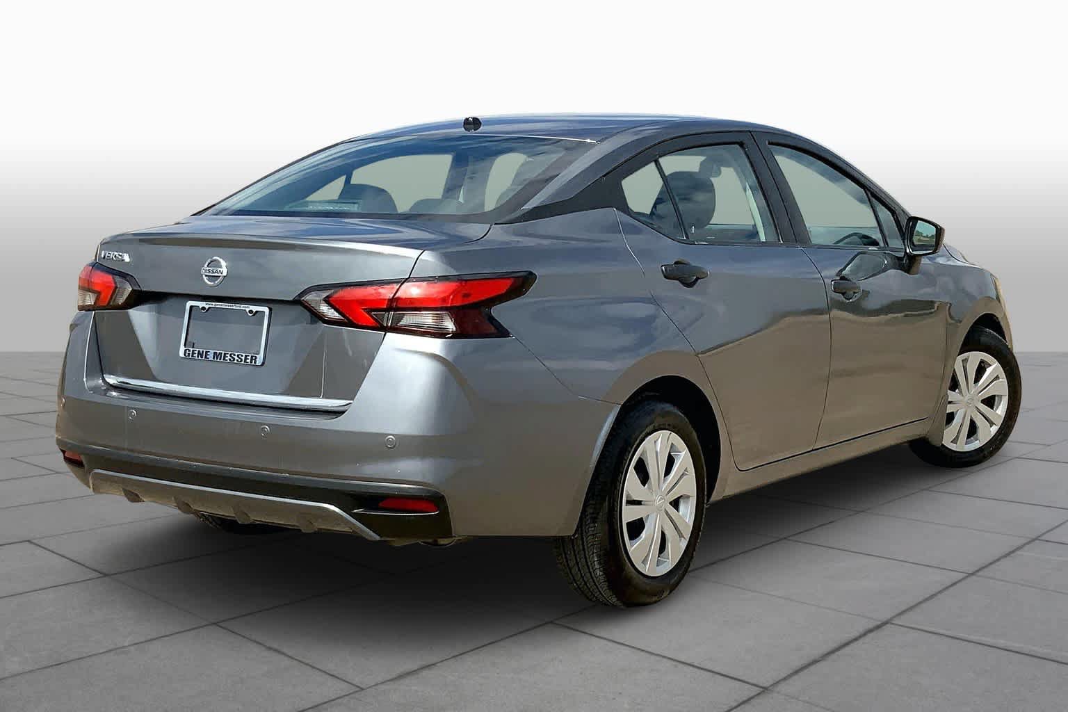 Used 2020 Nissan Versa S FWD image 12