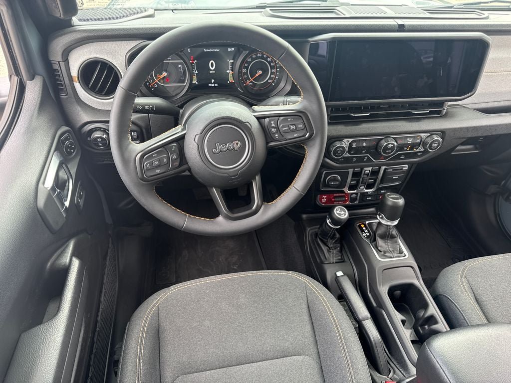 Used 2025 Jeep Gladiator Overland AWD/4WD image 14