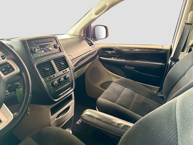 Used 2016 Dodge Grand Caravan American Value Package w/ UConnect Hands-Free Group image 21