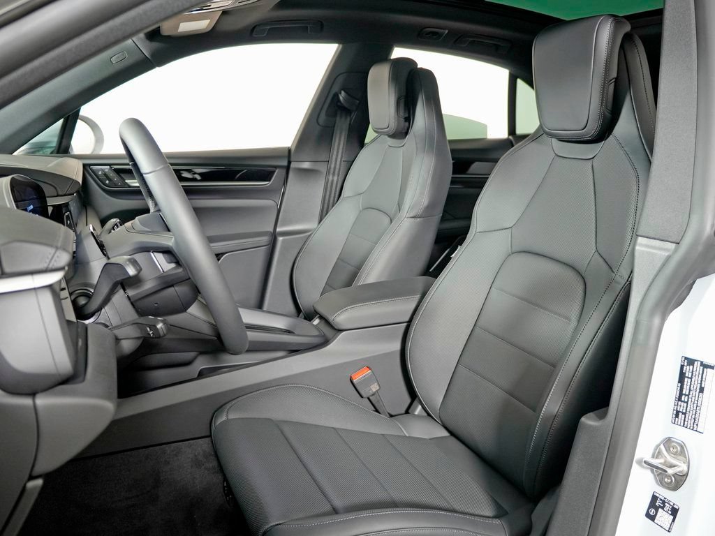 Certified 2026 Porsche Macan 4 Electric AWD/4WD image 5