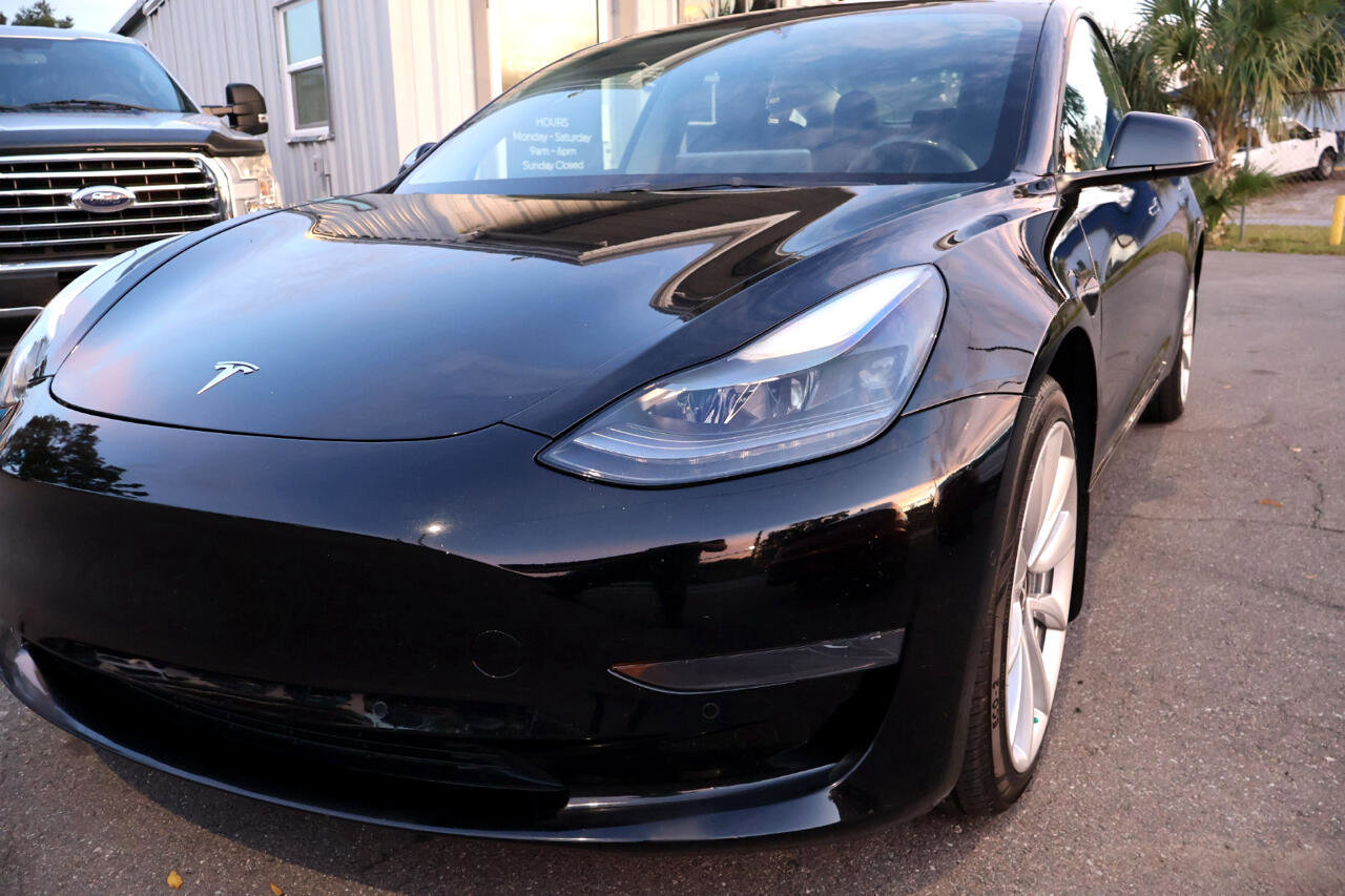 Used 2022 Tesla Model 3 Standard Range image 2
