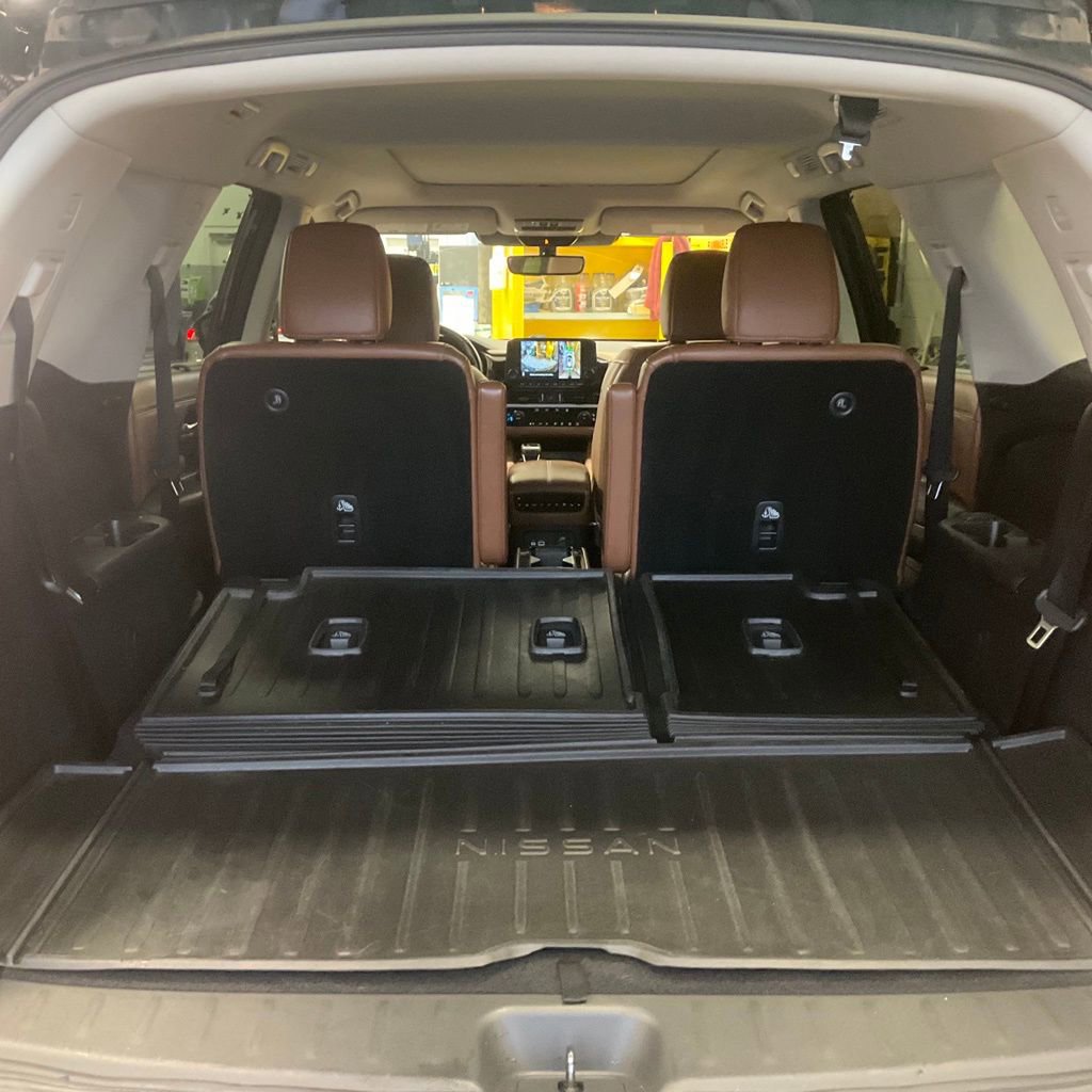 Used 2023 Nissan Pathfinder Platinum AWD/4WD image 35