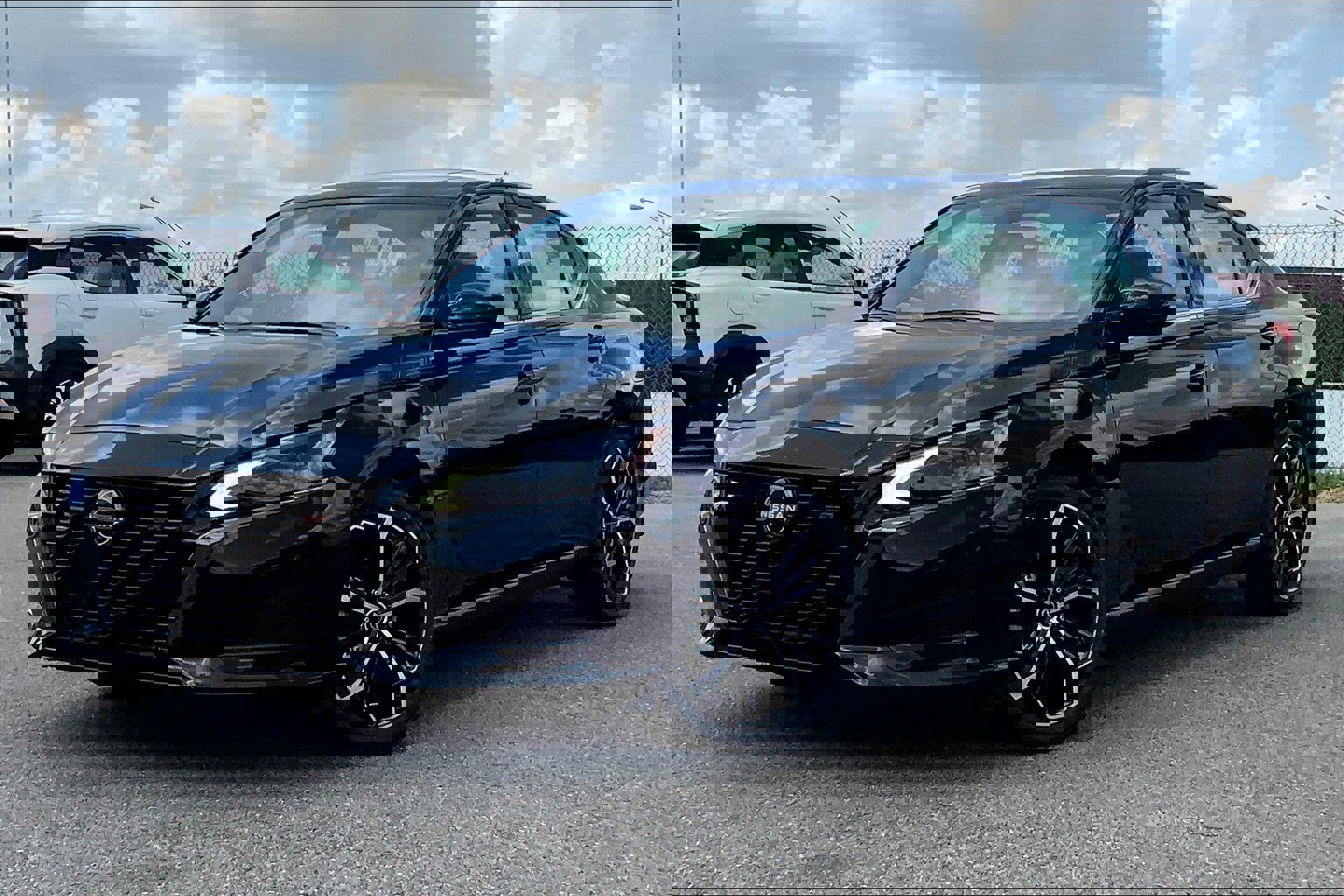 New 2025 Nissan Altima 2.5 SR image 2