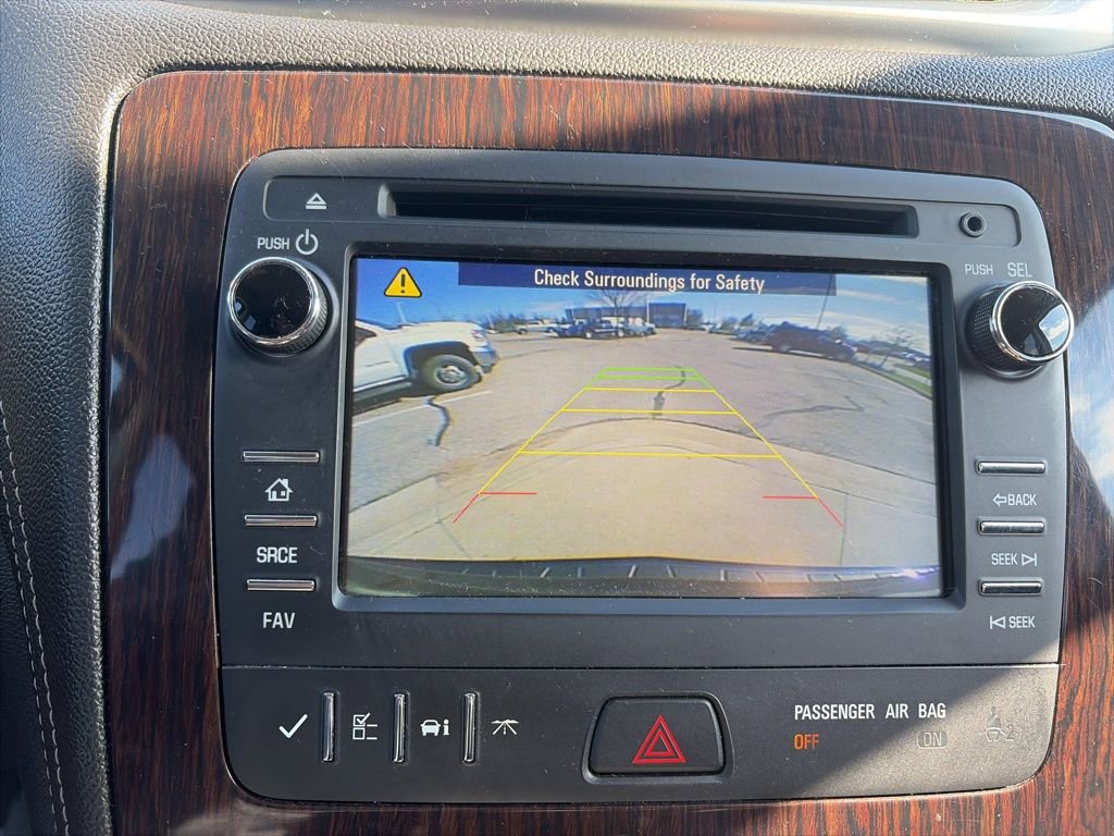 Used 2015 Chevrolet Traverse LT w/ Style and Technology Package image 12