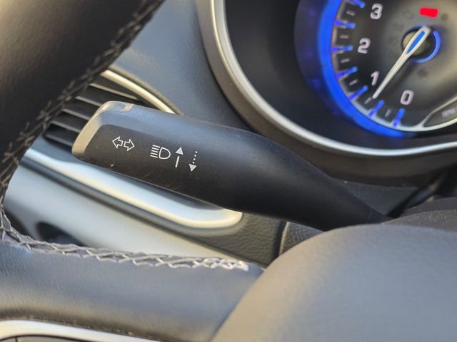 Used 2023 Chrysler Pacifica Touring-L image 40