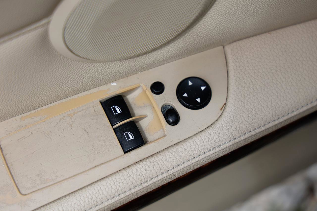 Used 2010 BMW 328i Coupe w/ Premium Pkg image 40