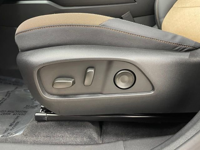 New 2025 Chevrolet Equinox ACTIV w/ Safety and Technology Package image 10