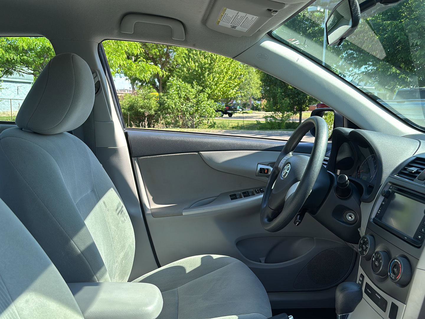 Used 2013 Toyota Corolla LE FWD image 23