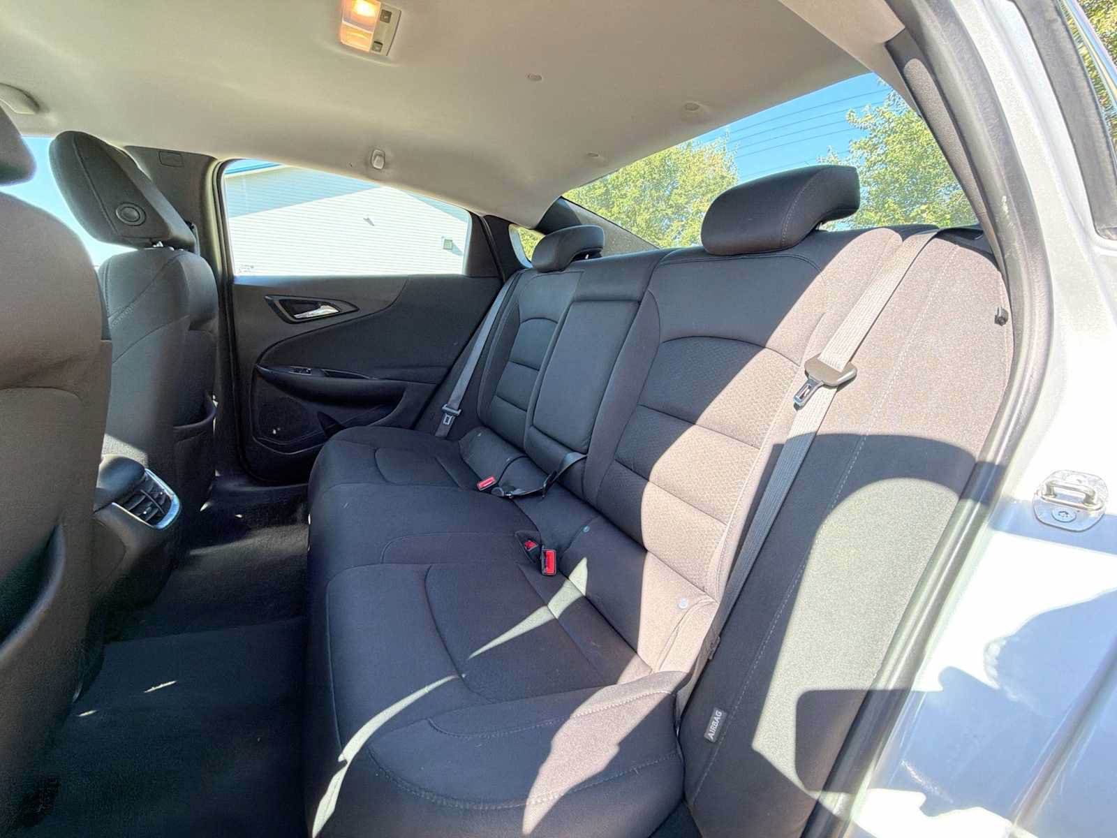 Used 2021 Chevrolet Malibu LT FWD image 16