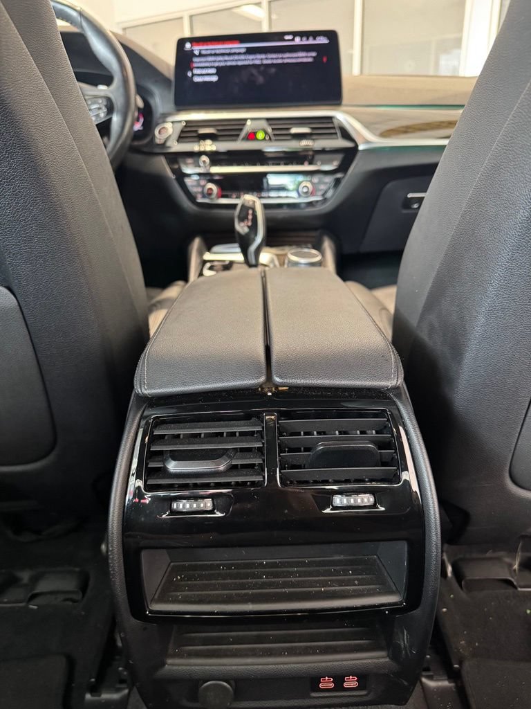 Used 2021 BMW 530i xDrive w/ Convenience Package AWD/4WD image 19