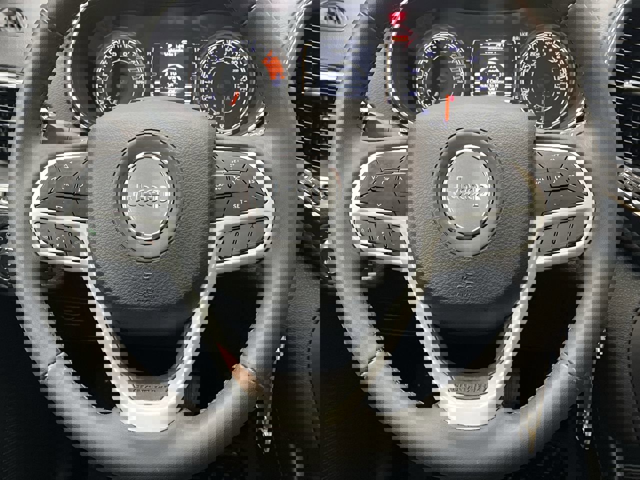 Used 2022 Jeep Cherokee Latitude w/ Sun & Sound Group image 12