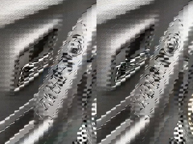 Used 2022 Chevrolet Trax LS w/ Tint and Cruise Package image 17