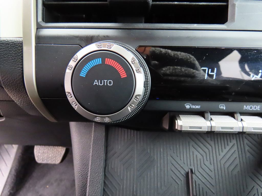 Used 2024 Toyota Tacoma TRD Off-Road image 27