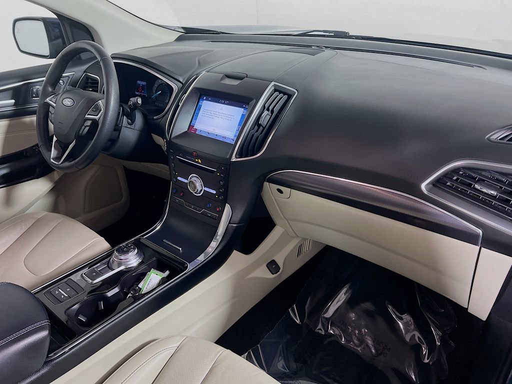 Used 2019 Ford Edge Titanium w/ Equipment Group 301A AWD/4WD image 26