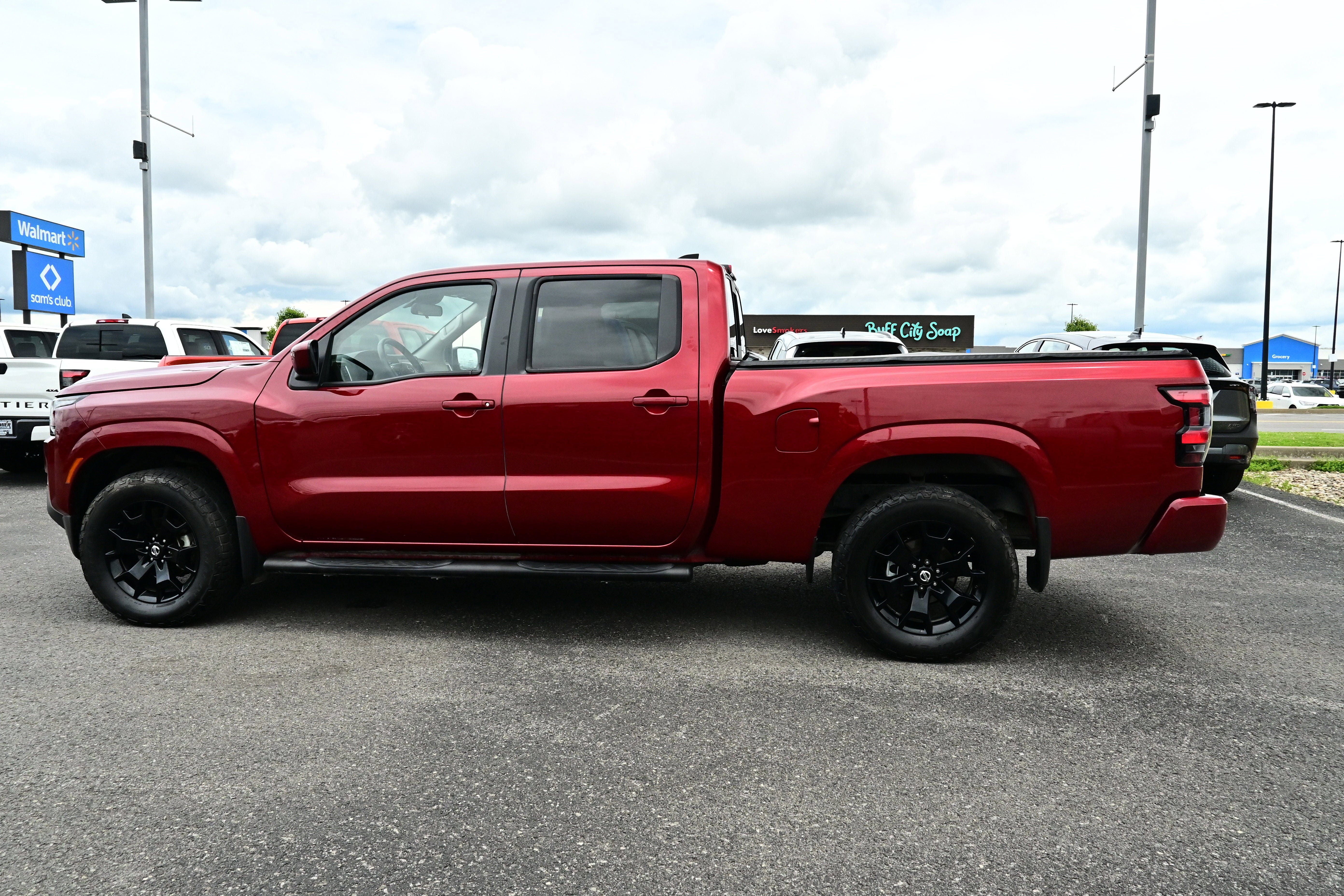 Certified 2022 Nissan Frontier SV w/ Technology Package AWD/4WD image 5