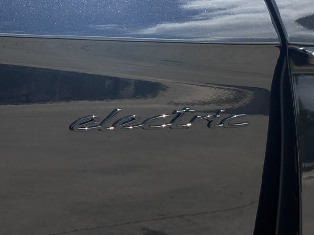 New 2026 Porsche Taycan RWD image 30