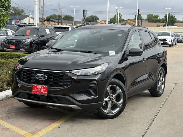 Used 2025 Ford Escape ST-Line FWD image 2