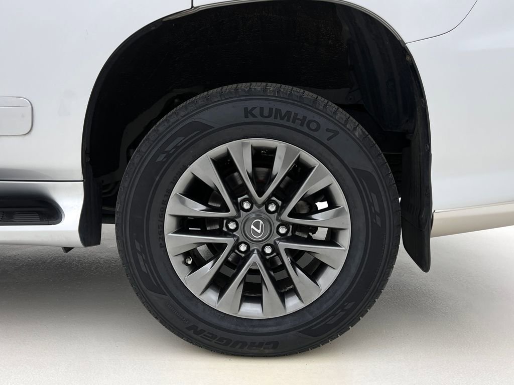 Used 2019 Lexus GX 460 Luxury w/ Sport Design Package image 28