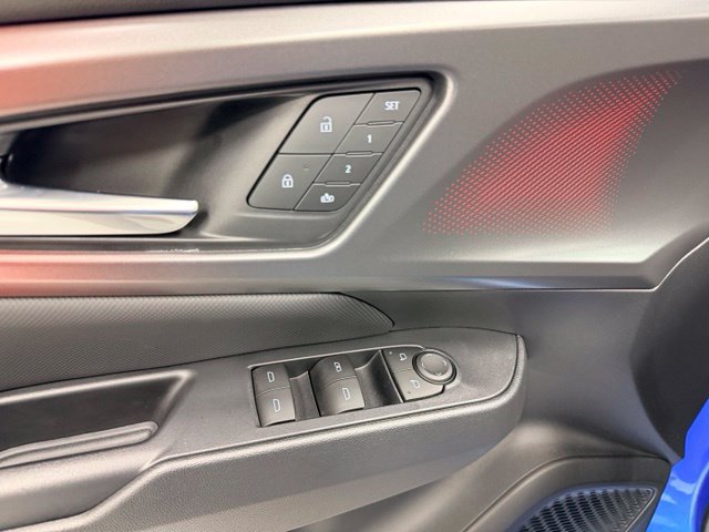 Certified 2026 Chevrolet Equinox EV RS w/ Convenience Package II AWD/4WD image 17