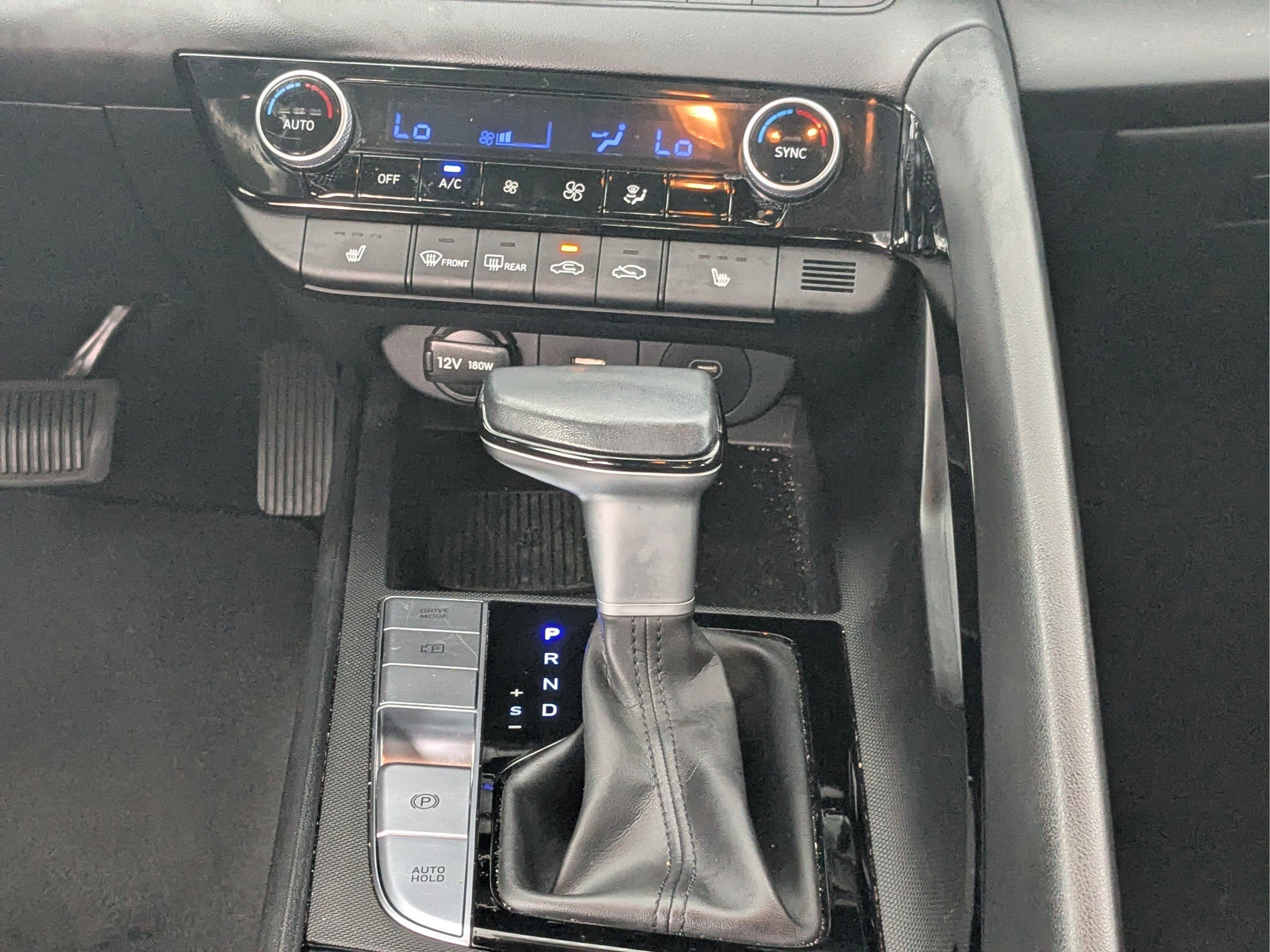 Used 2024 Hyundai Elantra SEL w/ Convenience Package FWD image 14