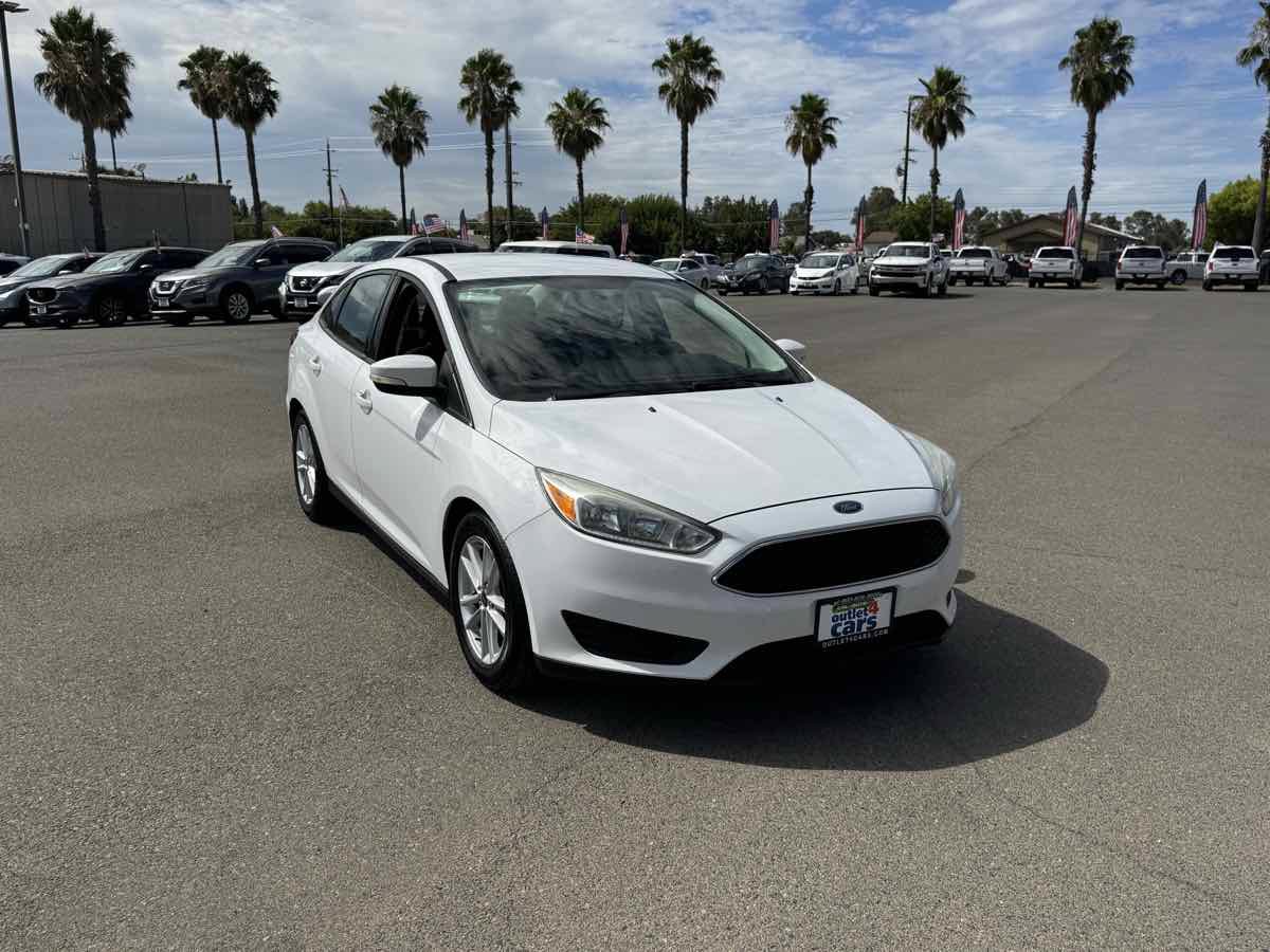 Used 2017 Ford Focus SE FWD image 3