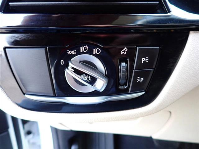 Used 2022 BMW 530e xDrive 530e xDrive w/ Premium Package image 14