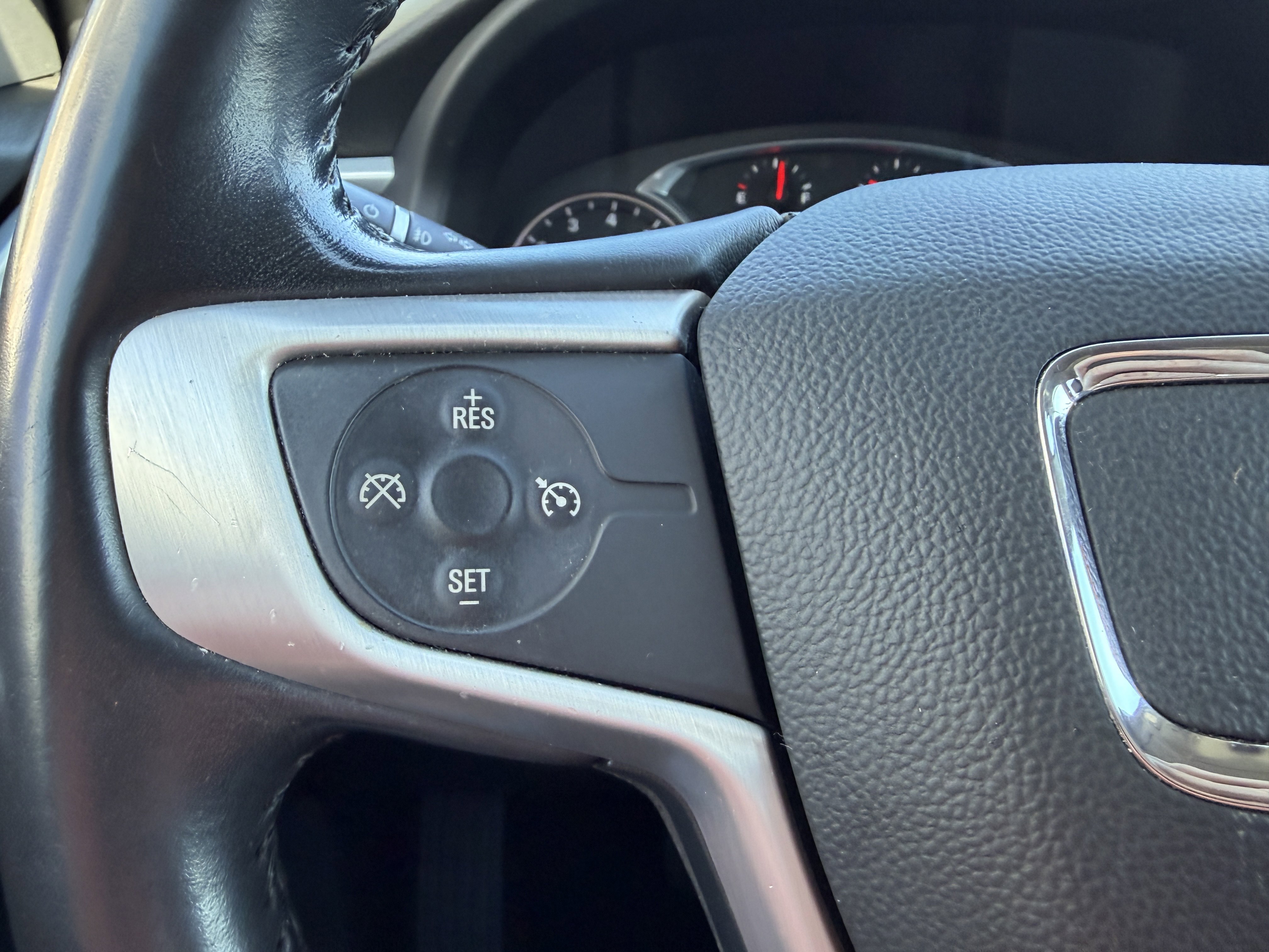 Used 2020 GMC Acadia SLT w/ Premium Package image 28