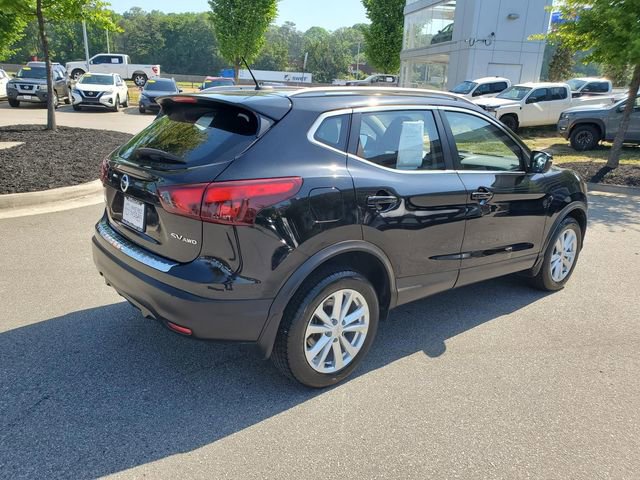 Used 2018 Nissan Rogue Sport SV AWD/4WD image 3
