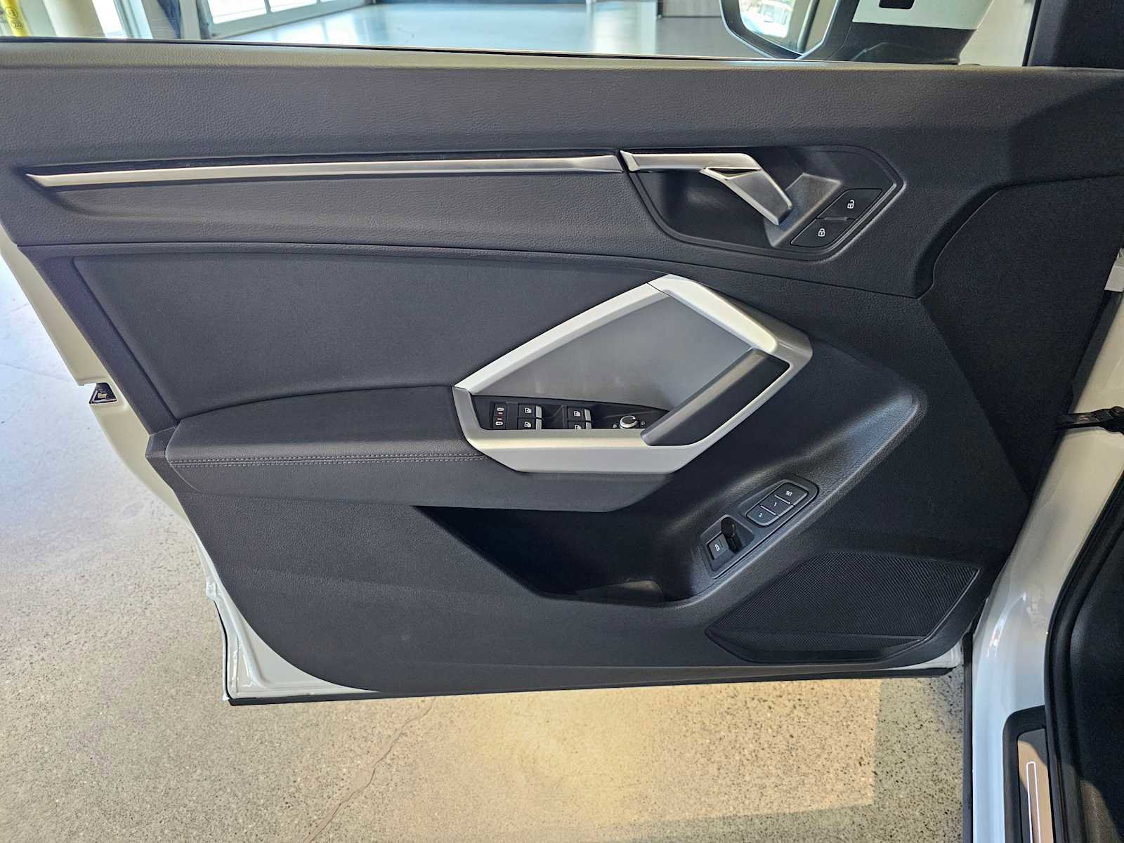 Used 2022 Audi Q3 2.0T Premium w/ Convenience Package image 22