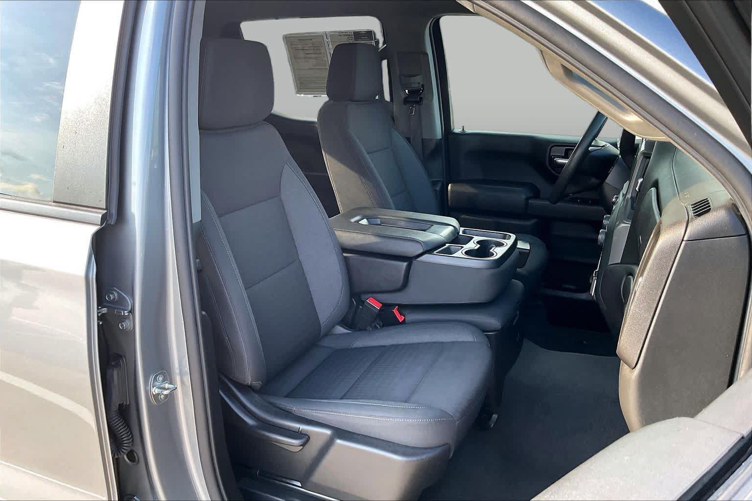 Used 2023 Chevrolet Silverado 1500 Custom AWD/4WD image 9