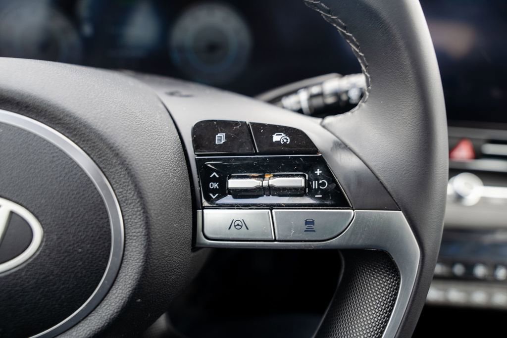 Certified 2024 Hyundai Elantra SEL w/ Convenience Package image 23