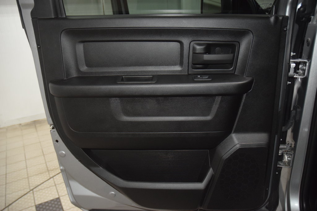 Used 2024 RAM 2500 Tradesman w/ Chrome Appearance Group AWD/4WD image 43