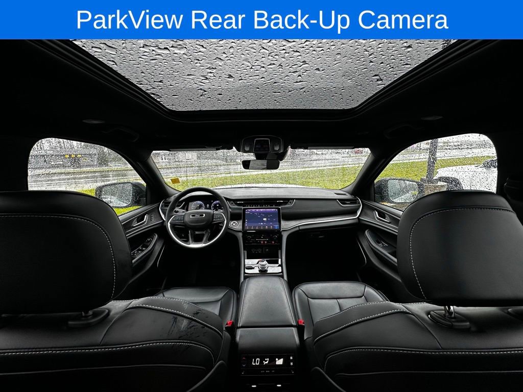 Used 2025 Jeep Grand Cherokee L Limited w/ Black Appearance Package AWD/4WD image 11