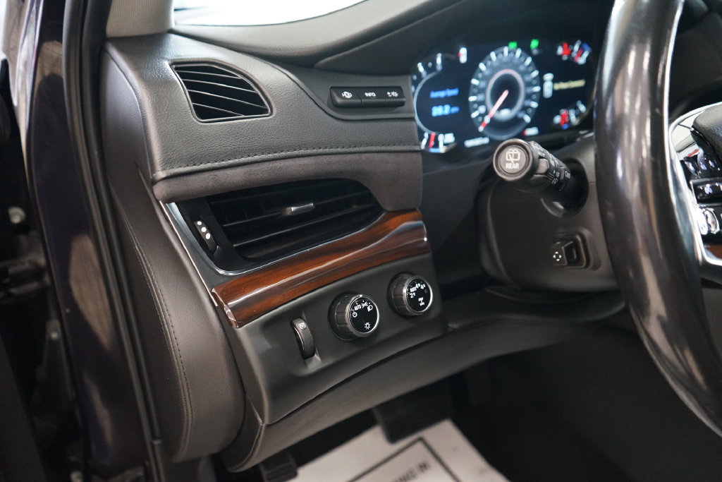Used 2018 Cadillac Escalade Luxury AWD/4WD image 34