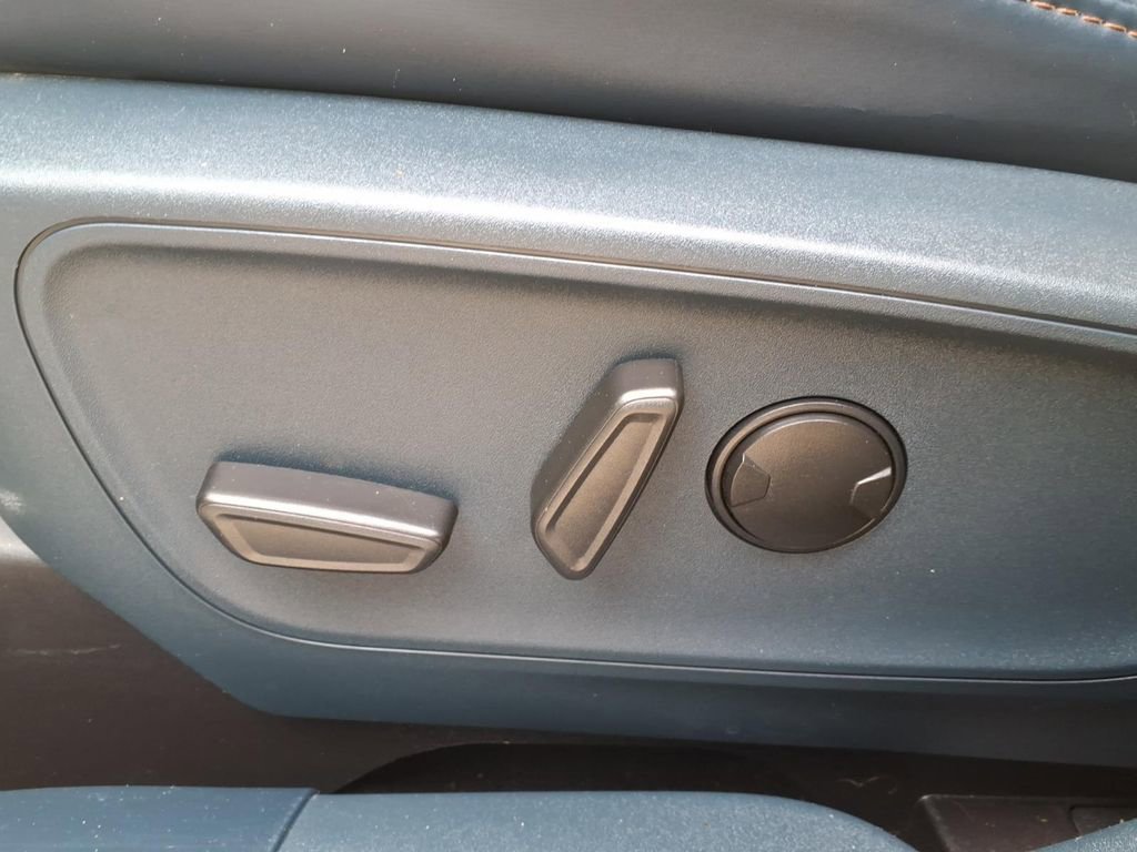 Certified 2024 Ford Maverick Lariat FWD image 18