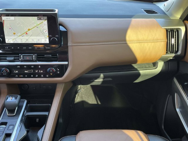 Used 2024 Nissan Pathfinder Platinum FWD image 20