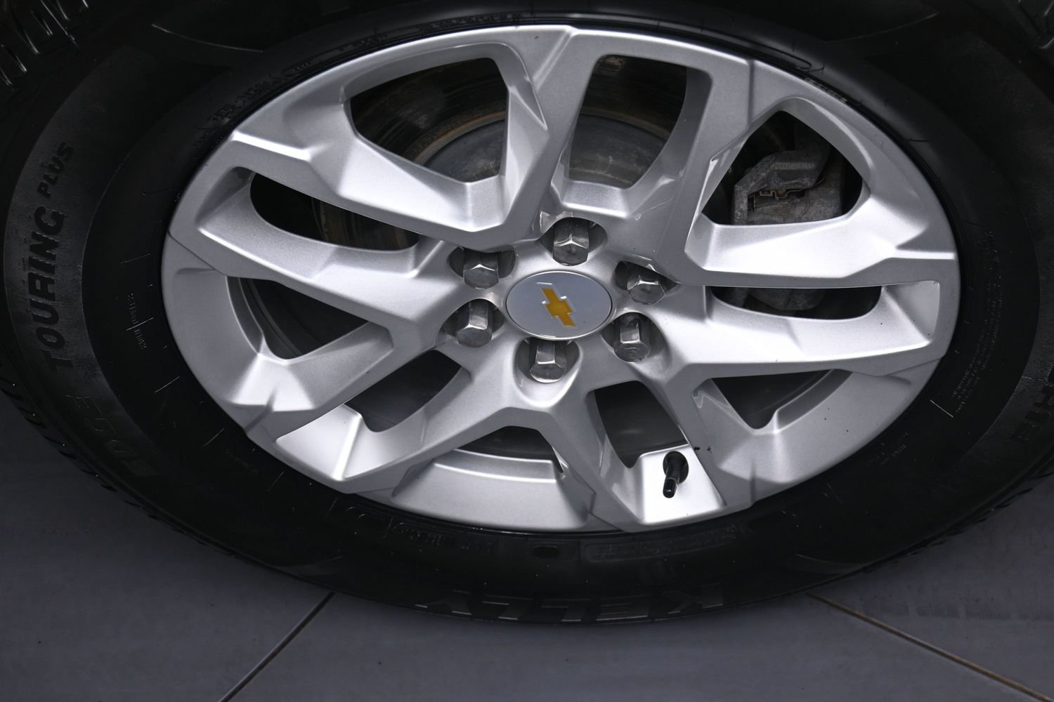 Used 2023 Chevrolet Traverse LS AWD/4WD image 14