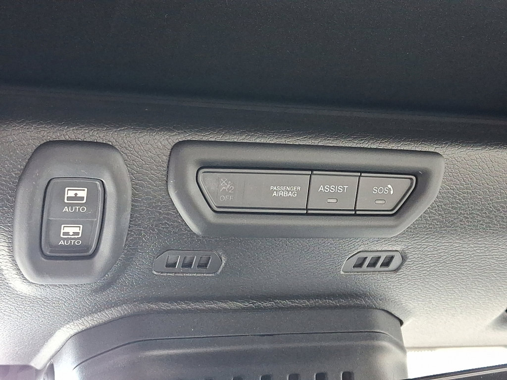 Used 2023 Jeep Wrangler Unlimited Sahara image 32