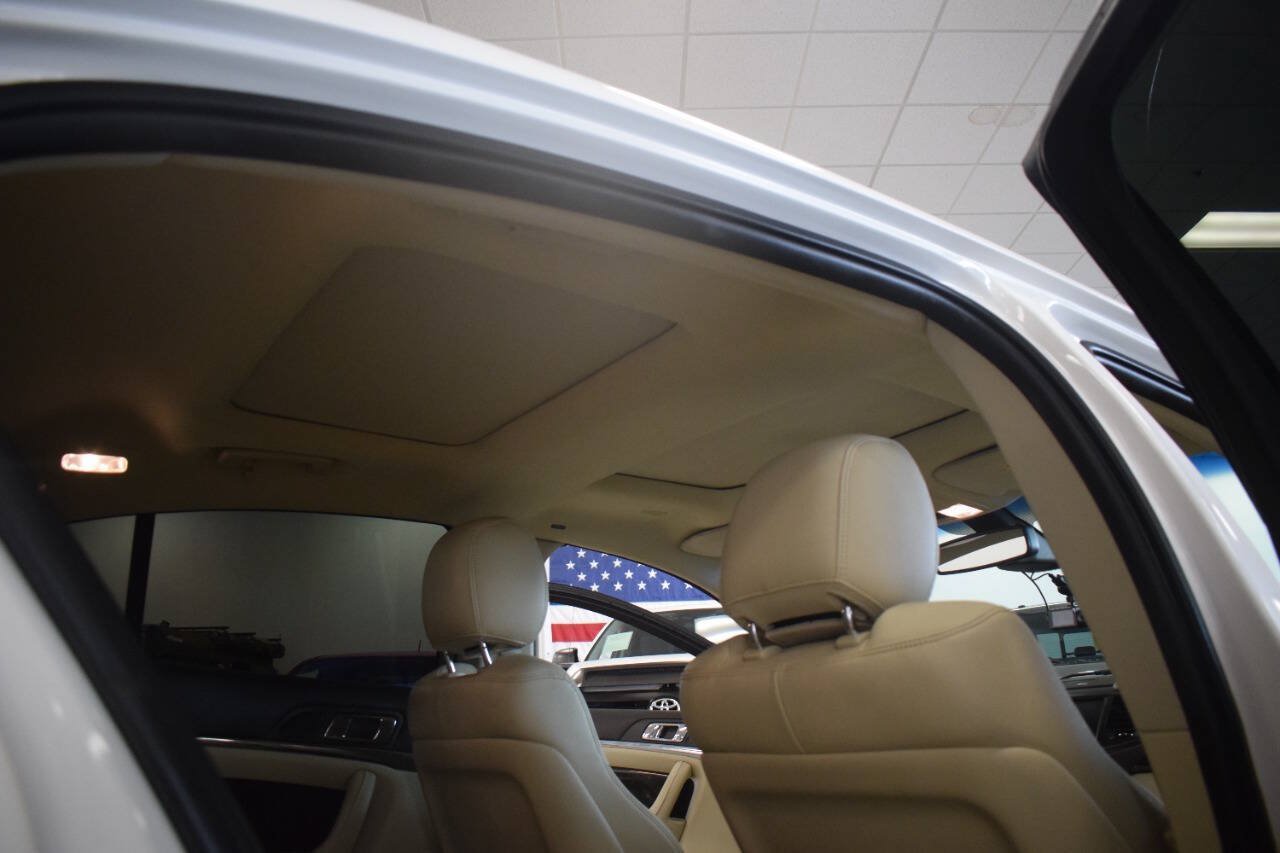 Used 2013 Lincoln MKS AWD image 46