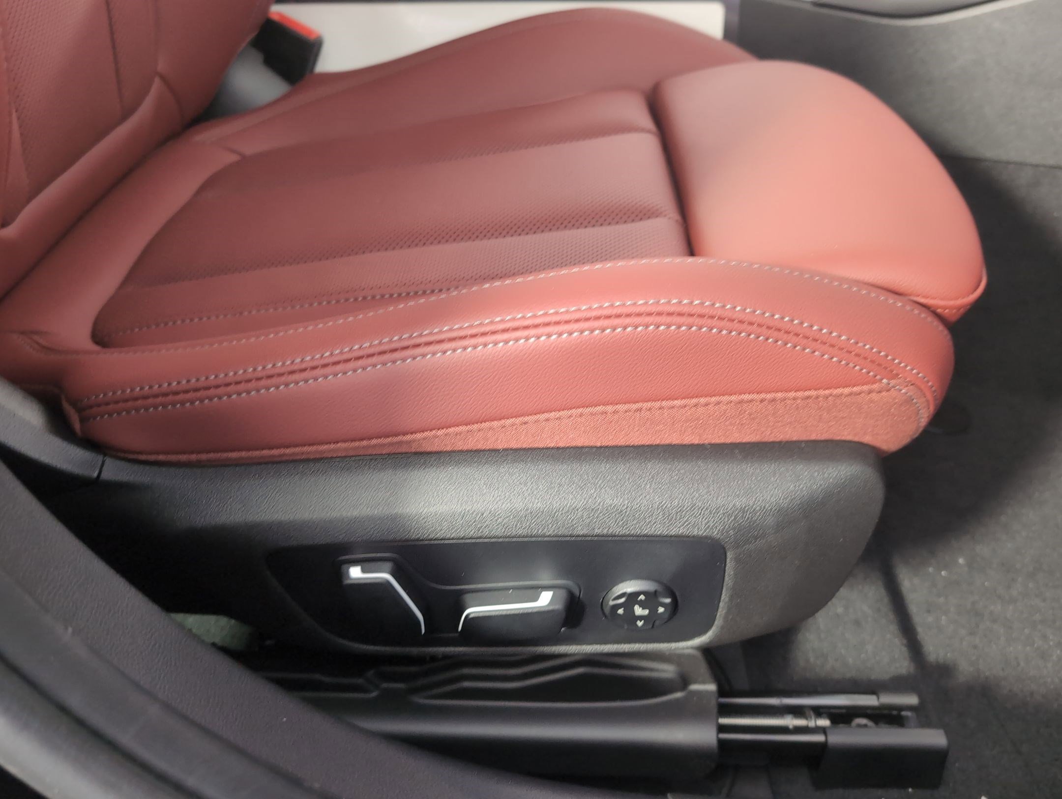 Used 2026 BMW 330i 330i NA (330i NA Sedan) w/ M Sport Package image 32