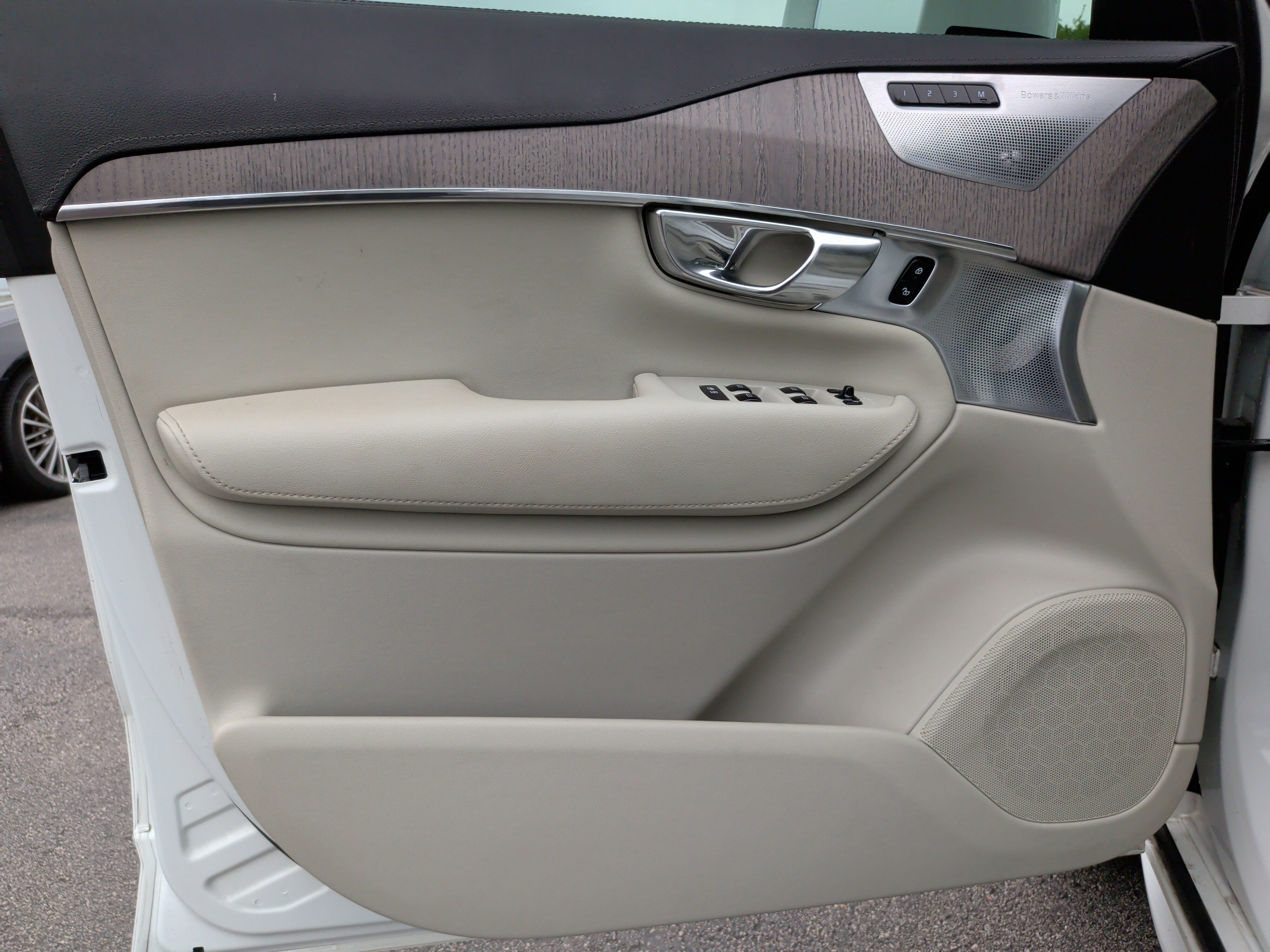 Used 2022 Volvo XC90 T8 Inscription w/ Advanced Package image 29