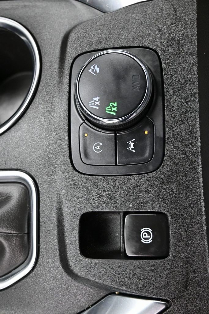 Used 2023 Chevrolet Traverse LT w/ LPO, Floor Liner Package image 31