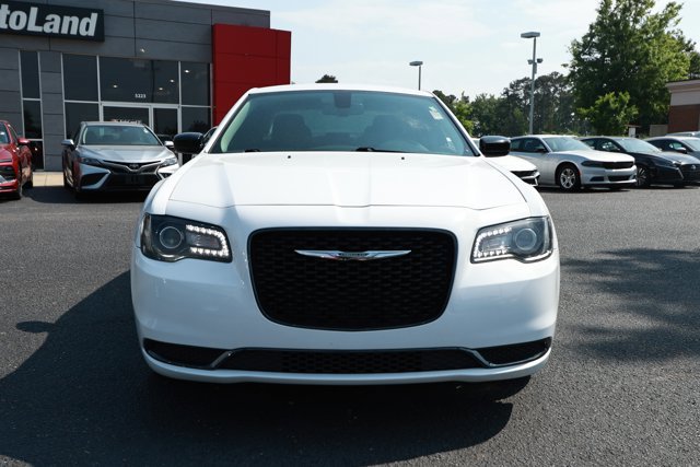 Used 2019 Chrysler 300 Touring w/ Sport Appearance Package RWD image 2