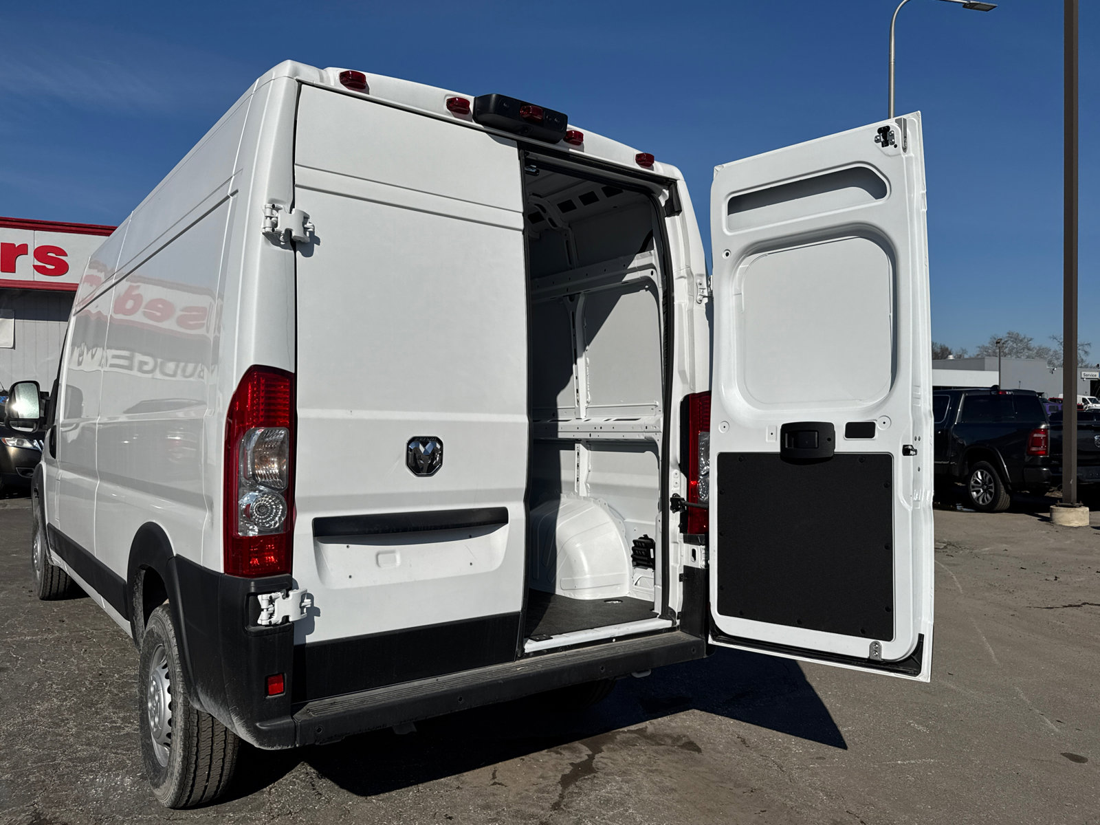 Used 2025 RAM ProMaster 2500 w/ Safety Group image 17