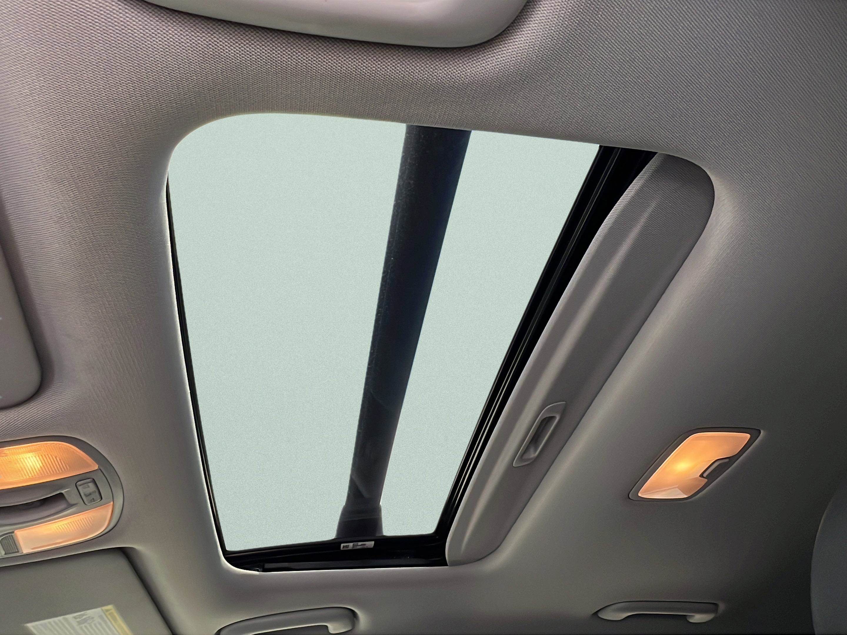 Certified 2023 Hyundai Kona Limited FWD image 16