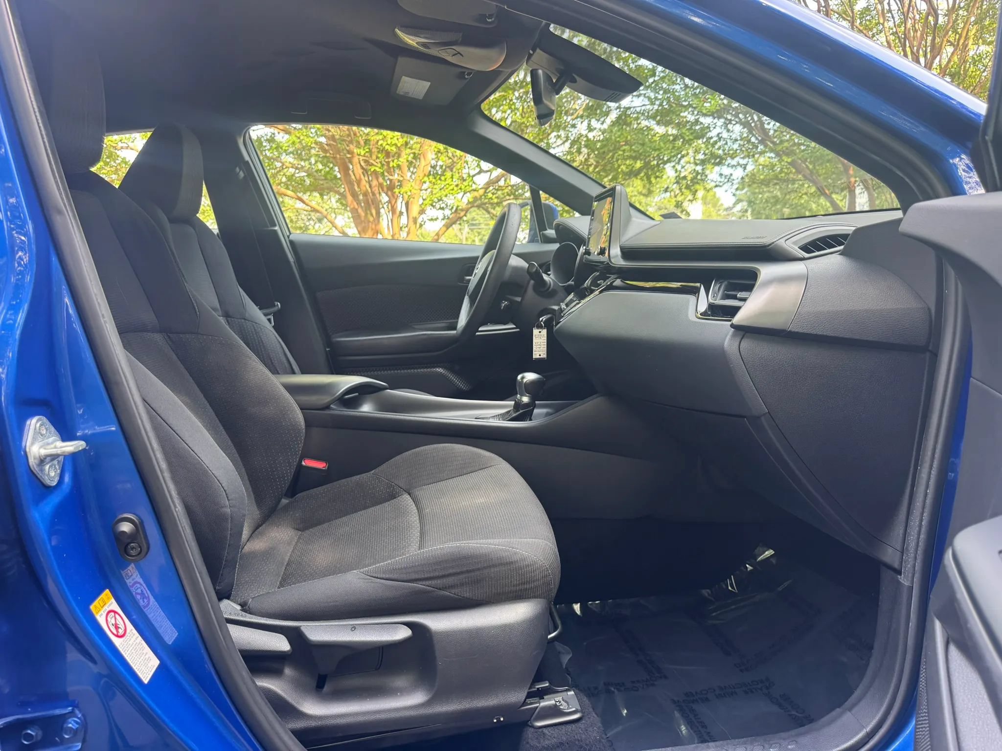 Used 2019 Toyota C-HR LE FWD image 14